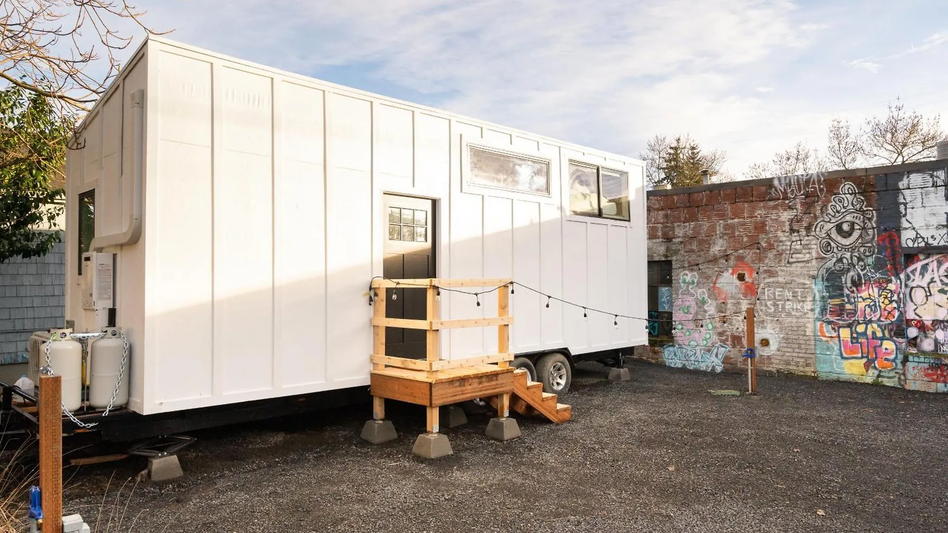 公寓 Stay Portland - The Graffiti Alley Tiny House - Food, Art & Beer 美国