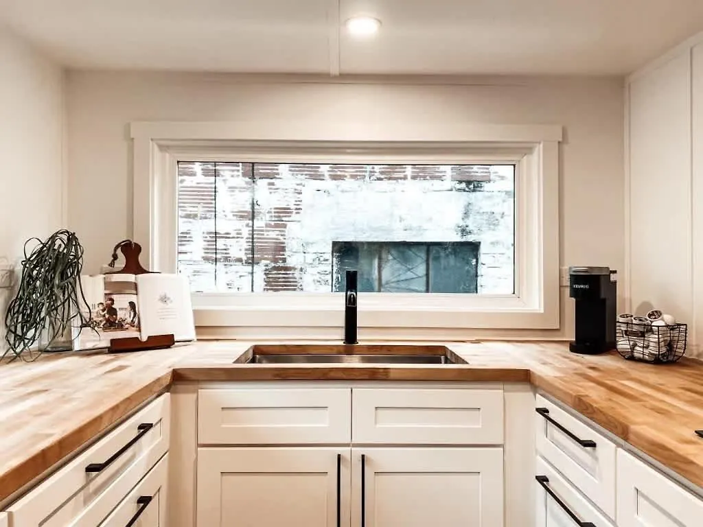 Stay Portland Collection - The Graffiti Alley Tiny House - Food, Art & Beer Apartment
